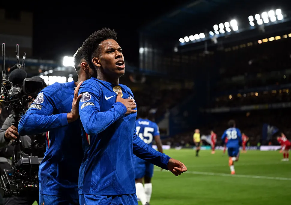 B体育-埃斯特旺:从小就梦想踢英超欧冠,曾靠翻译器回复帕尔默消息