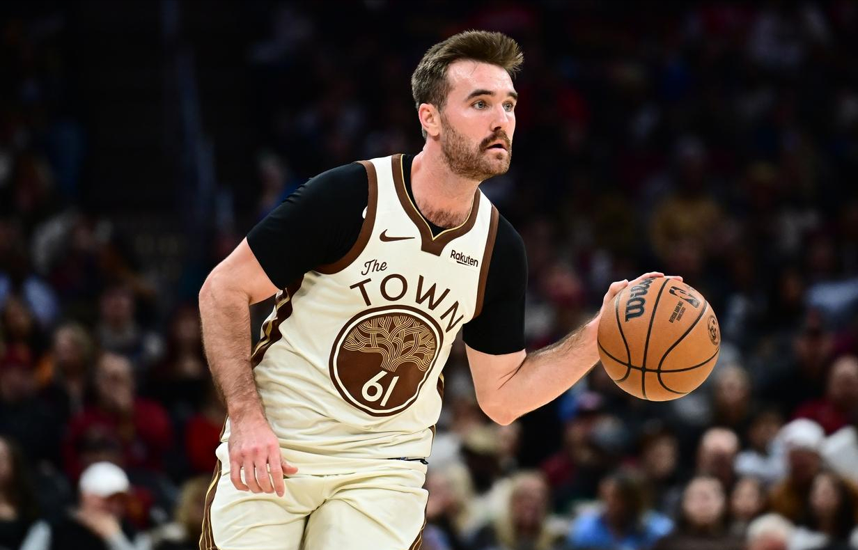 B体育-科尔新欢大有来头，不当状元做落选秀，上赛季路人这赛季成大腿