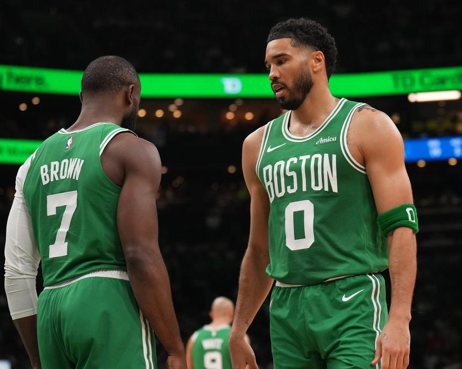 B体育-塔图姆复出15+12+7武切维奇伤退 凯尔特人胜独行侠